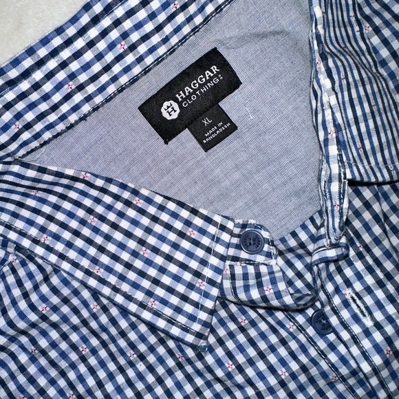 3 Button down shirts - Picture 2 of 4